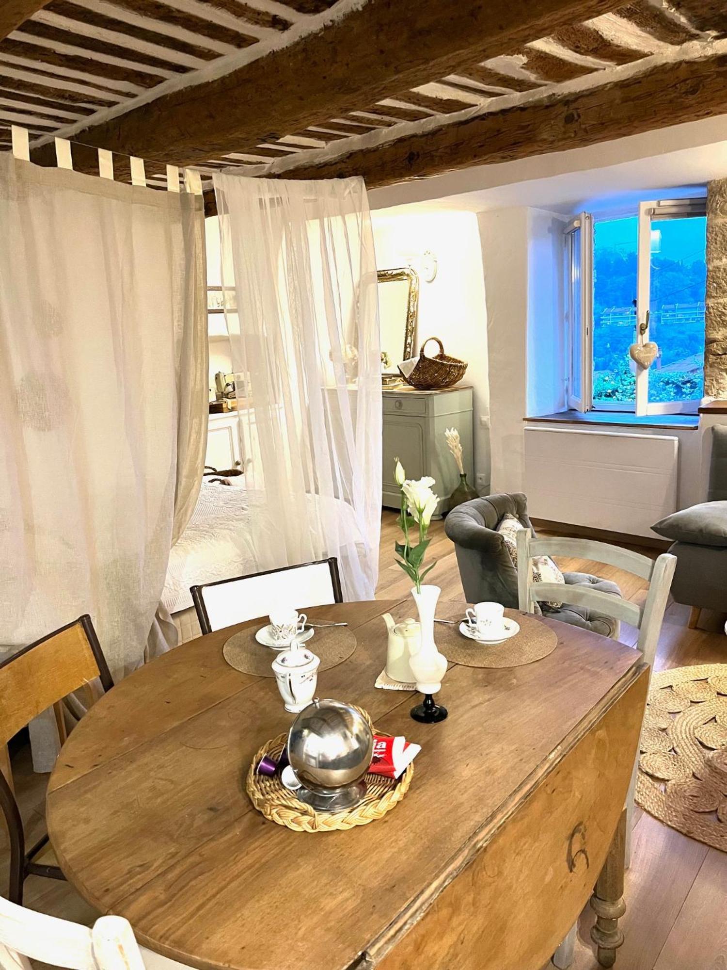 Apartment Cosy Dans Le Centre Historique De