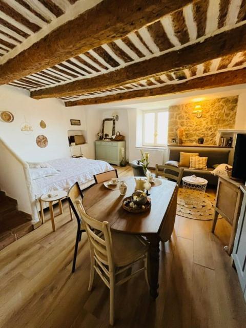 Apartment Cosy Dans Le Centre Historique De Vence