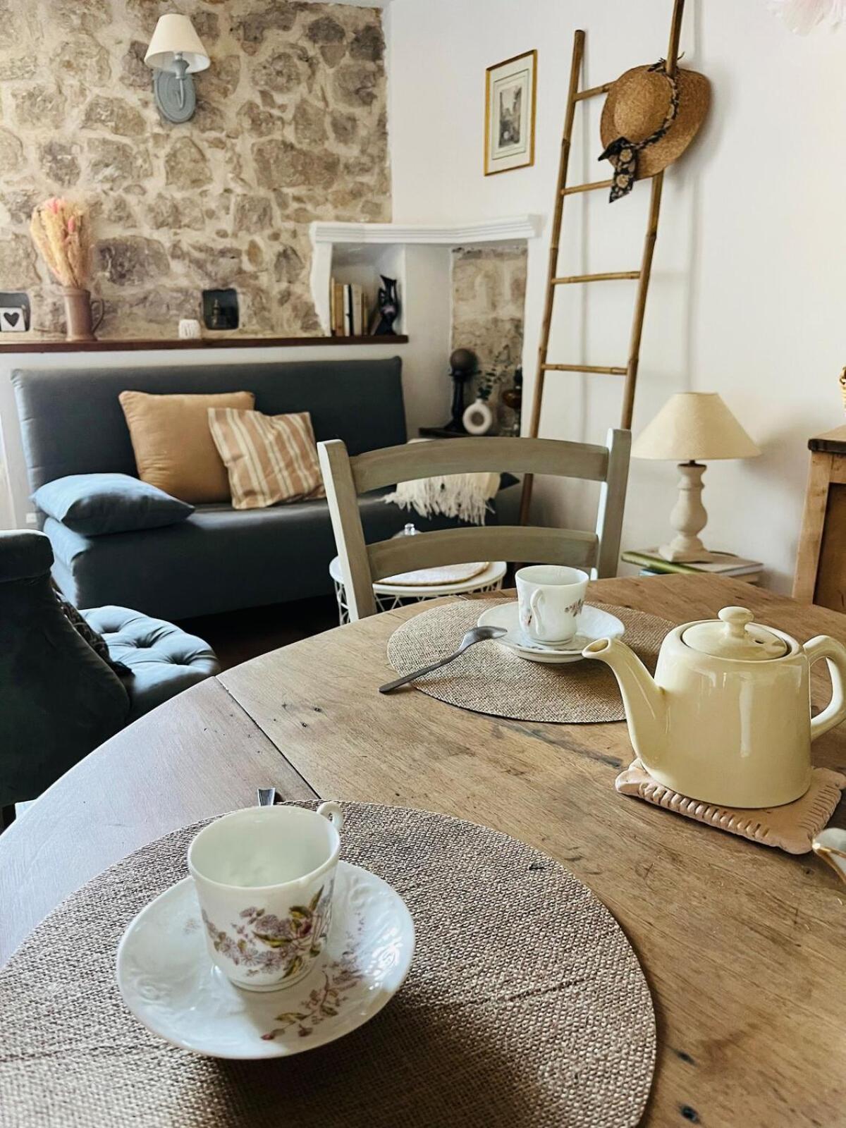 Apartment Cosy Dans Le Centre Historique De Vence