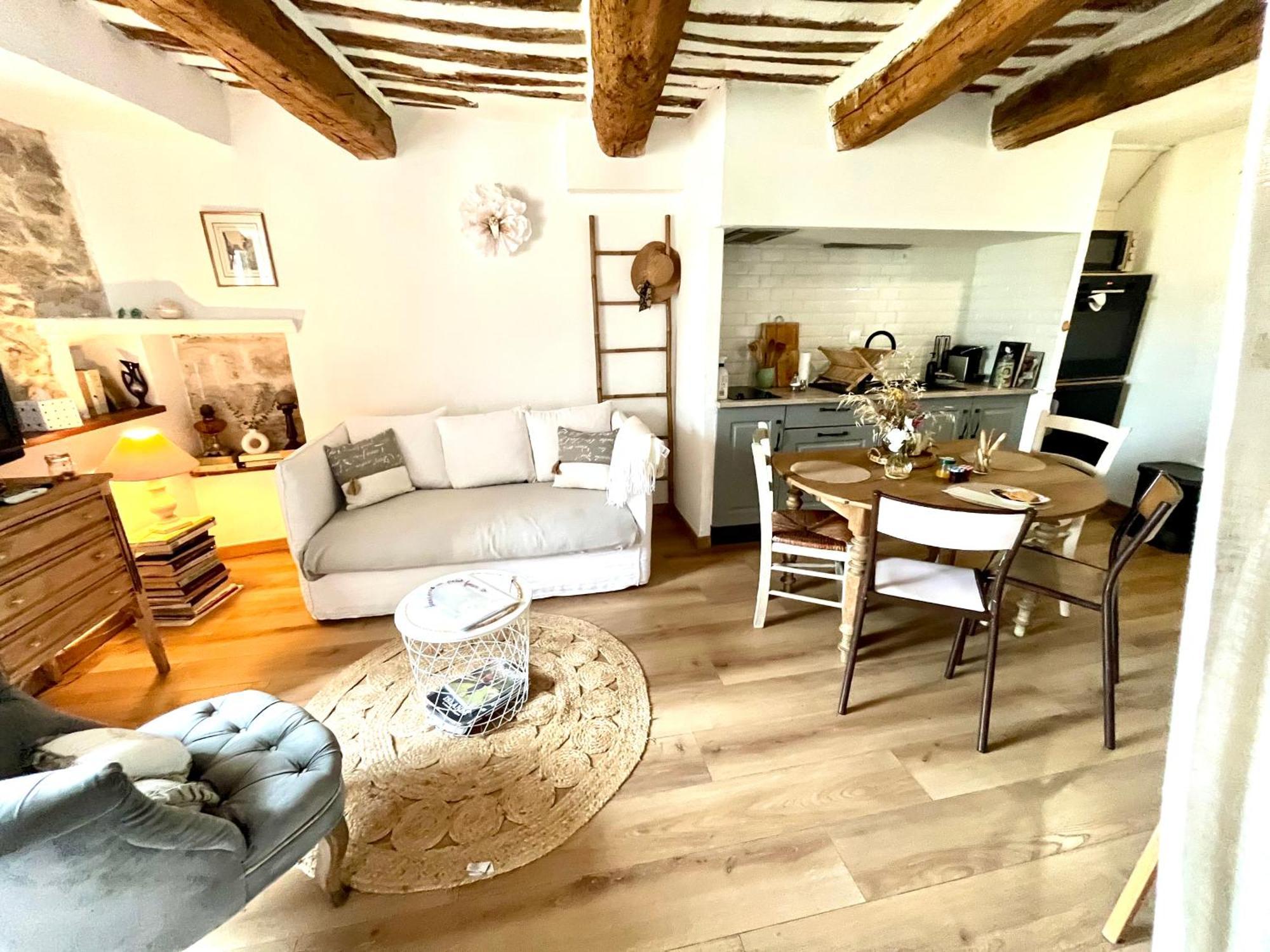 Apartment Cosy Dans Le Centre Historique De Vence
